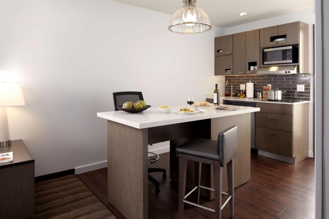 Hyatt House Indianapolis Hotel 3*