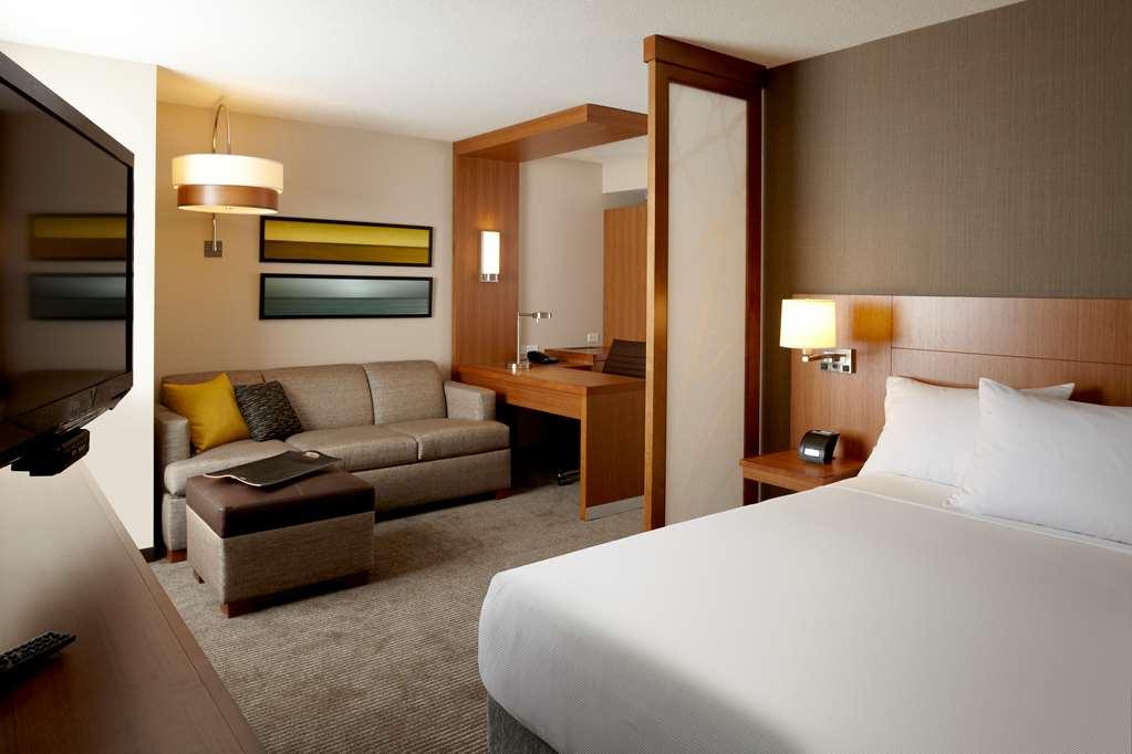 Hyatt House Indianapolis Hotel 3*